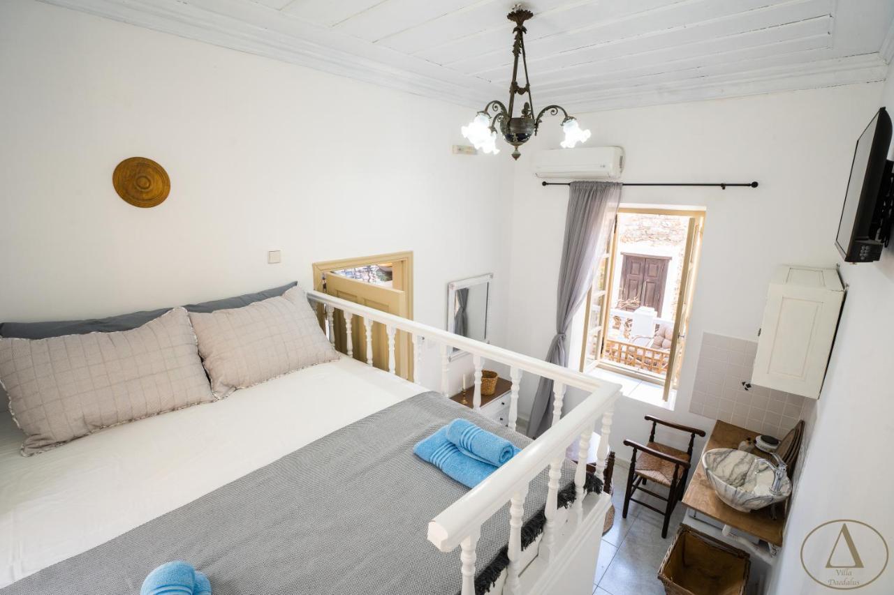 Mansion House * Chalki Town