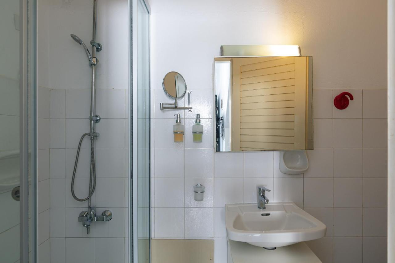 Konaki Studios & Apartment