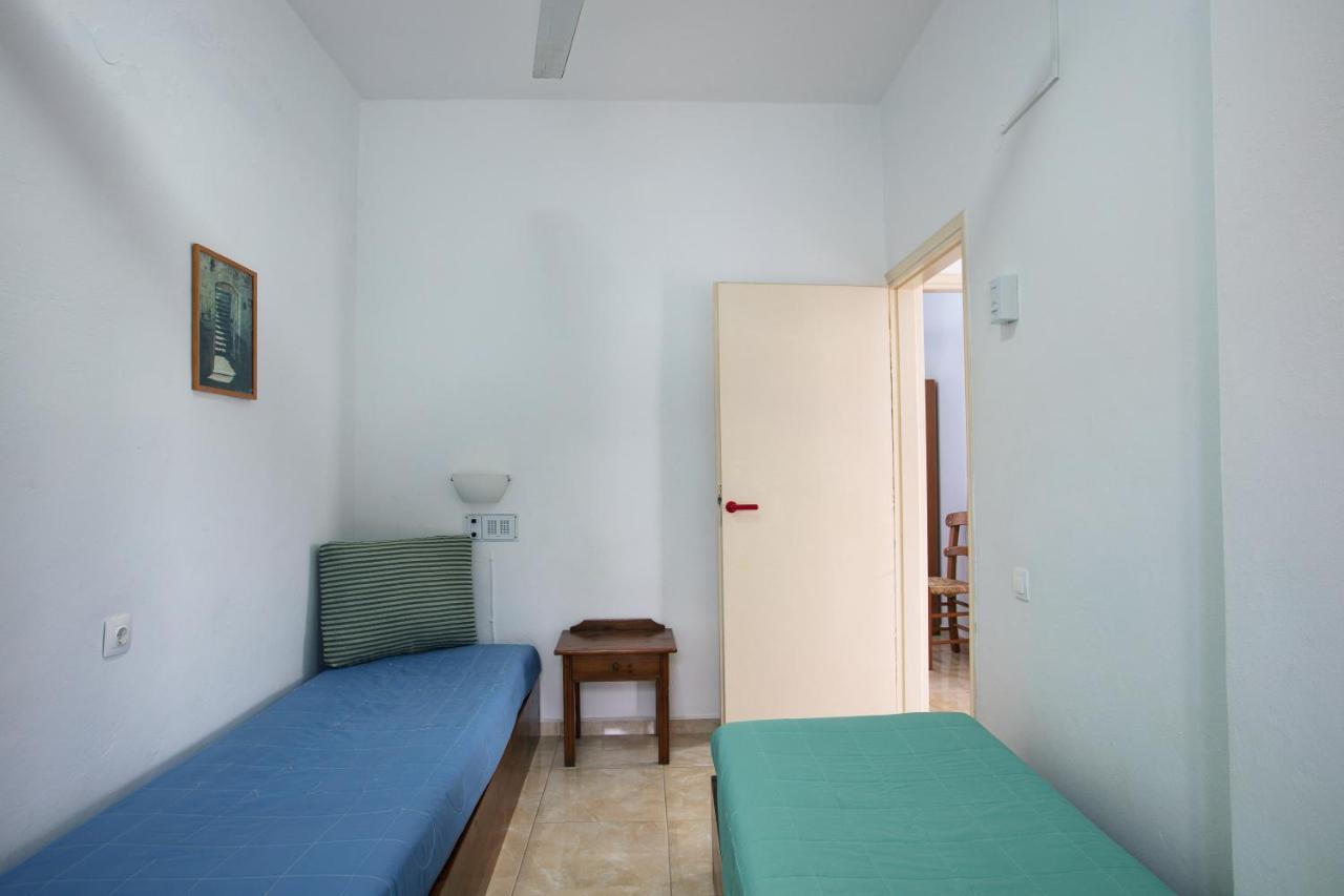 Konaki Studios & Apartment