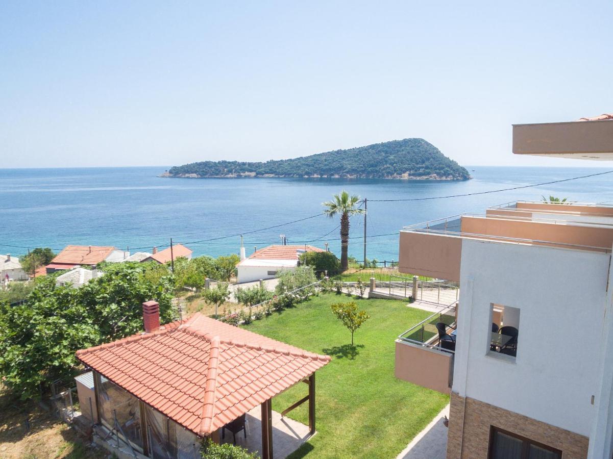 Mond Sea View Apartment Koinira