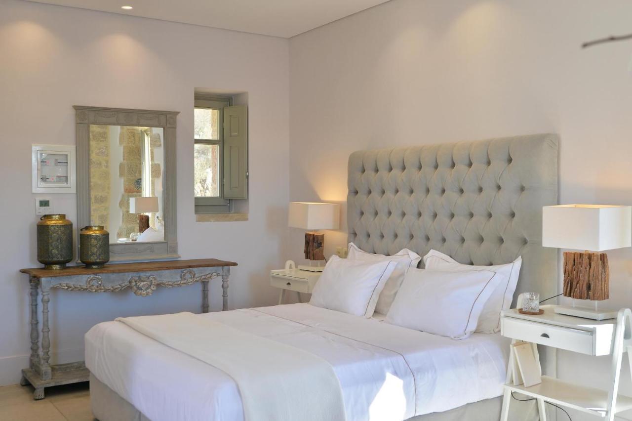 Akrolithi Boutique & 3* Oitilon
