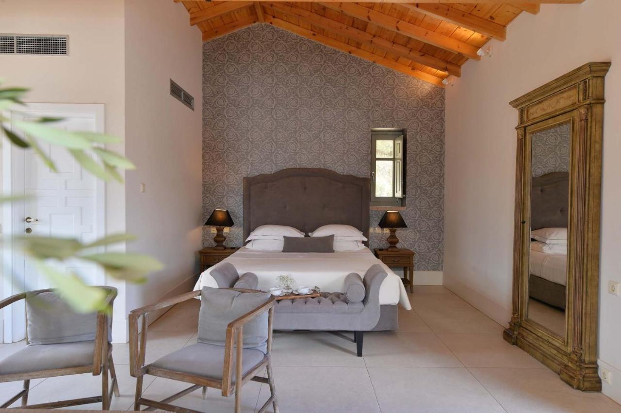 Akrolithi Boutique & 3* Oitilon