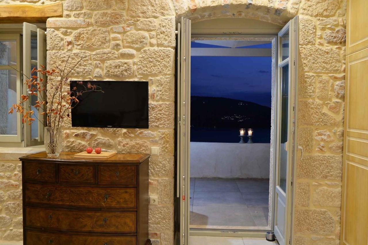Hotel Akrolithi Boutique & Oitilon