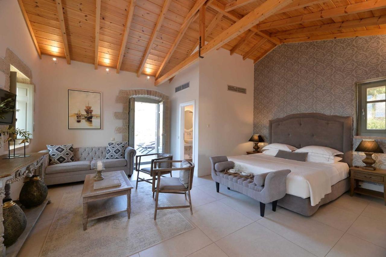 Hotel Akrolithi Boutique & Oitilon