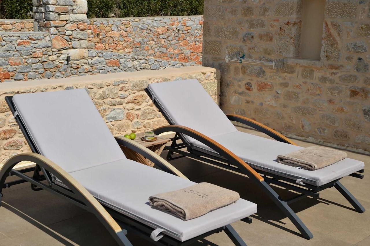Akrolithi Boutique & 3* Oitilon
