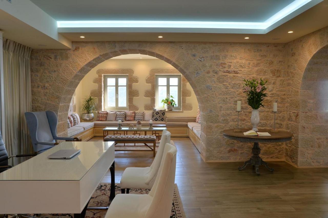 Hotel Akrolithi Boutique & 3*