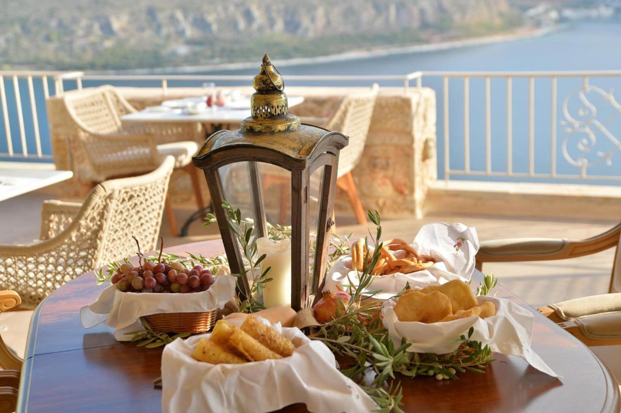 Akrolithi Boutique &