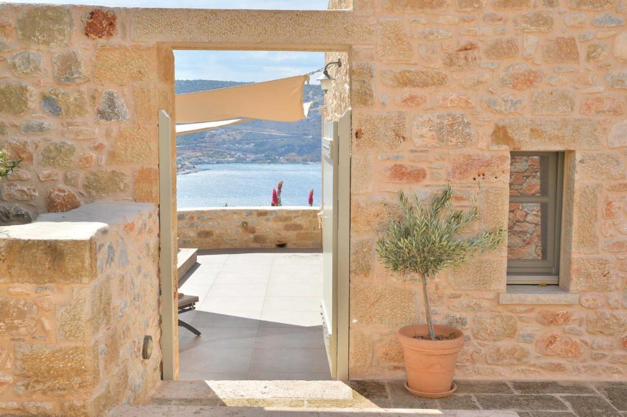 Akrolithi Boutique & 3* Oitilon