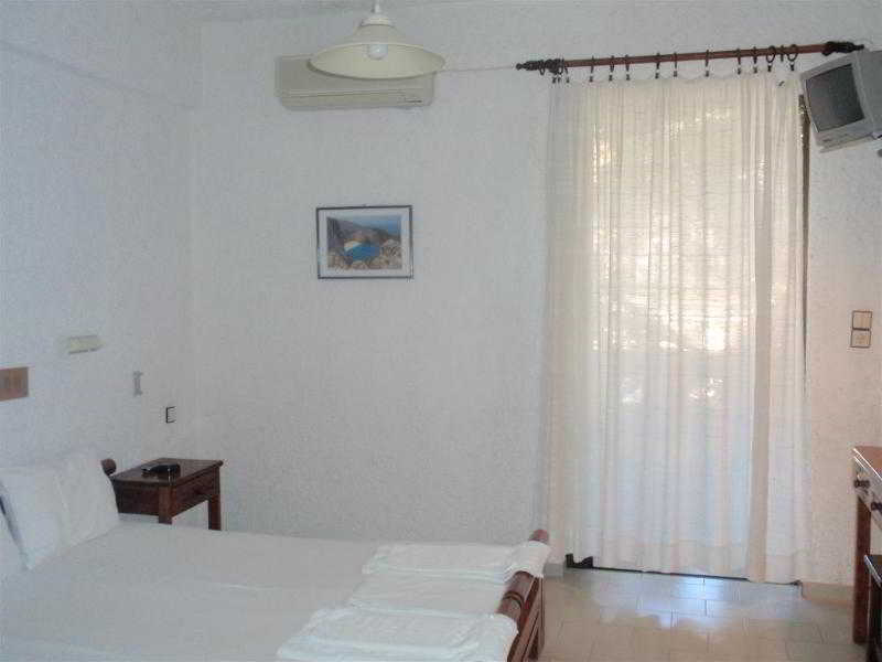 Fevro Hotel 2*