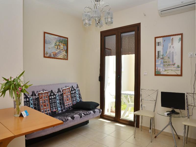 Somnia Skiathos Town