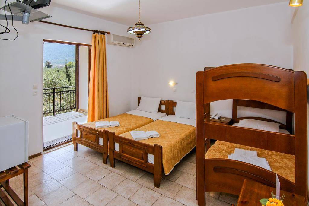 Nefeli Hotel 2*