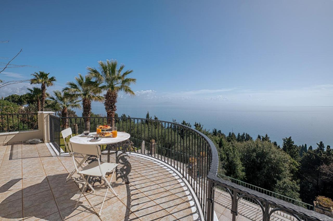 Villa Grosse Sea And Mountains View