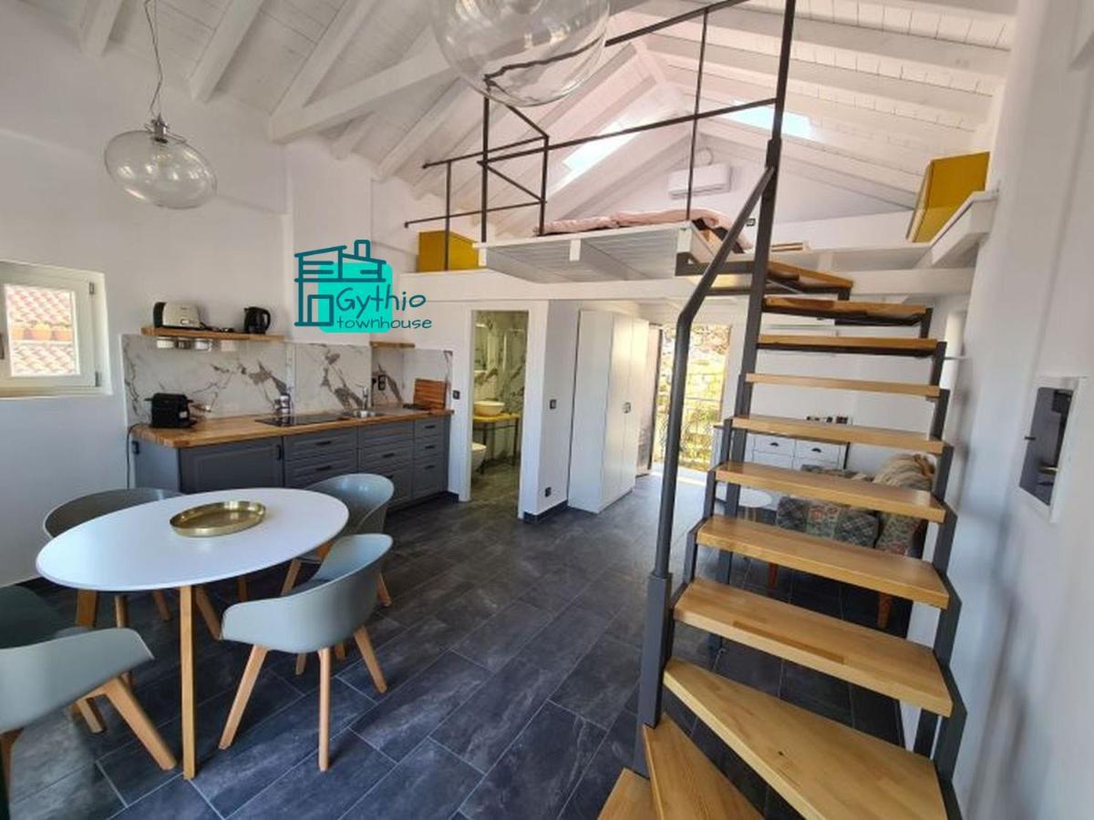 Apartment Townhouse *