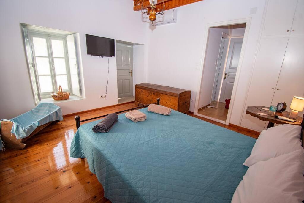 Iolis Loft Hydra Apartment