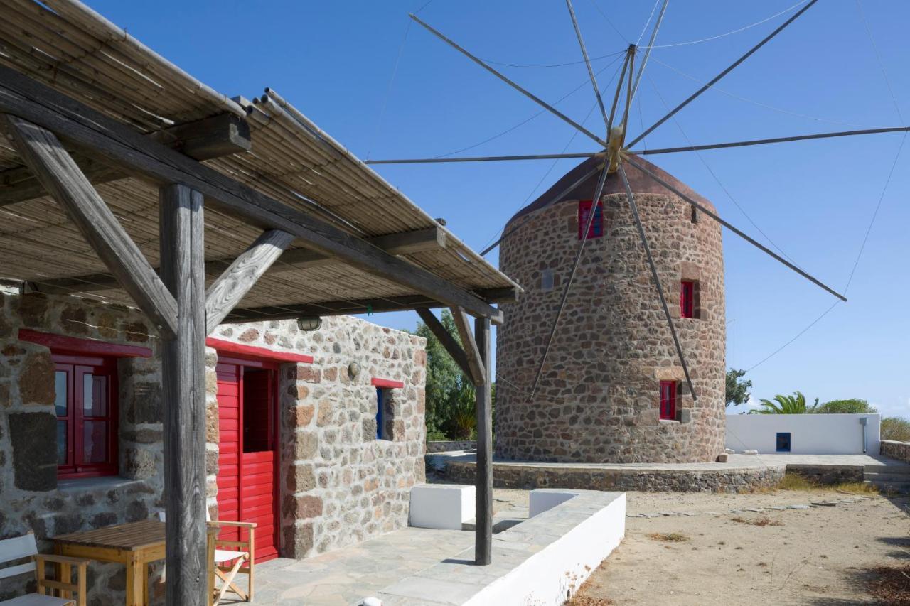 Marketos Windmill And Apartment Tripiti