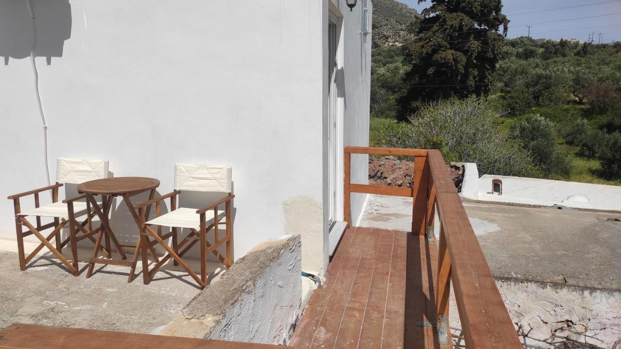 Apartment Tsitsinos Maisonette House *