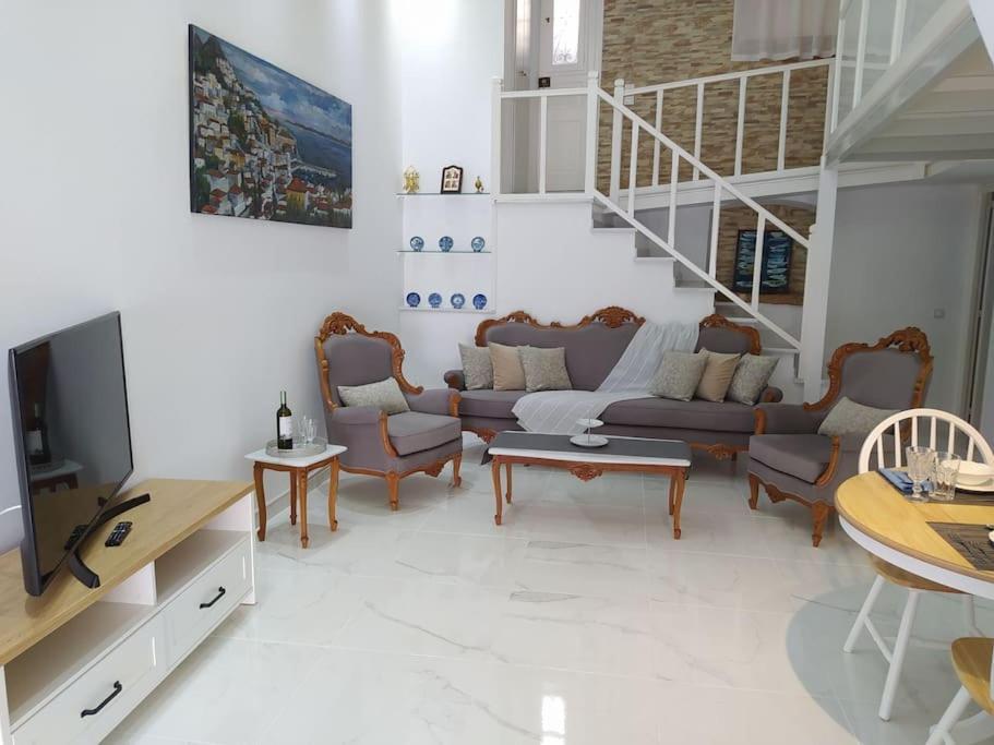 Apartment Hydra's Harbor House