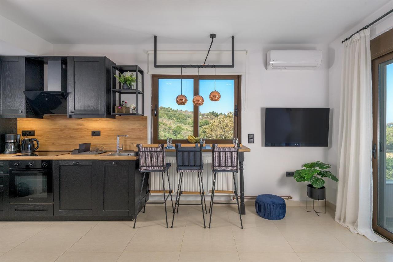 Kyano Lux Sea View Apartment *