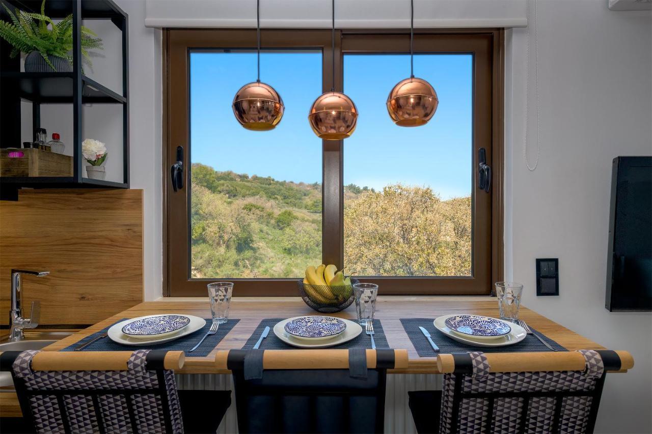 Kyano Lux Sea View Apartment