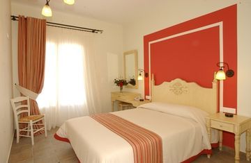 Hotel Pelican Fira (Santorini)