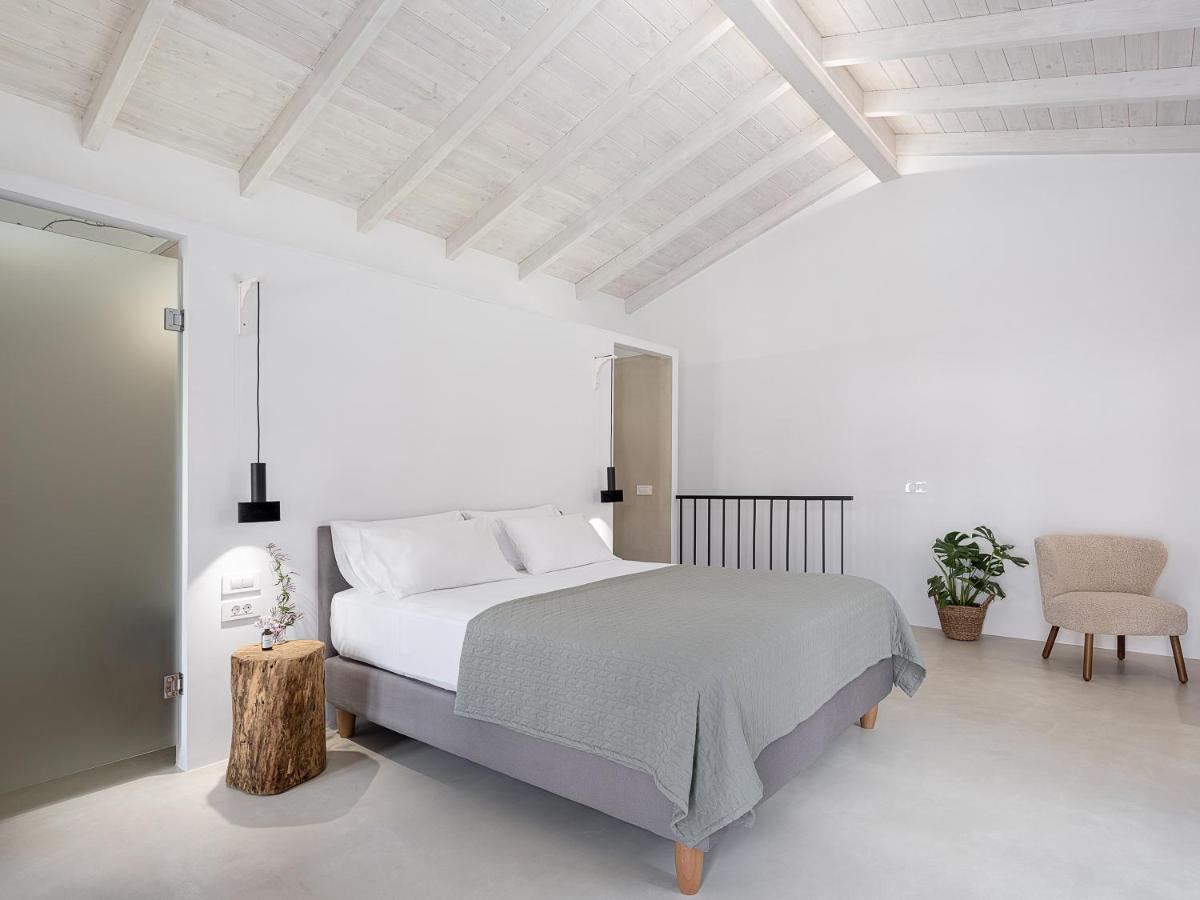 Lithos Retreat