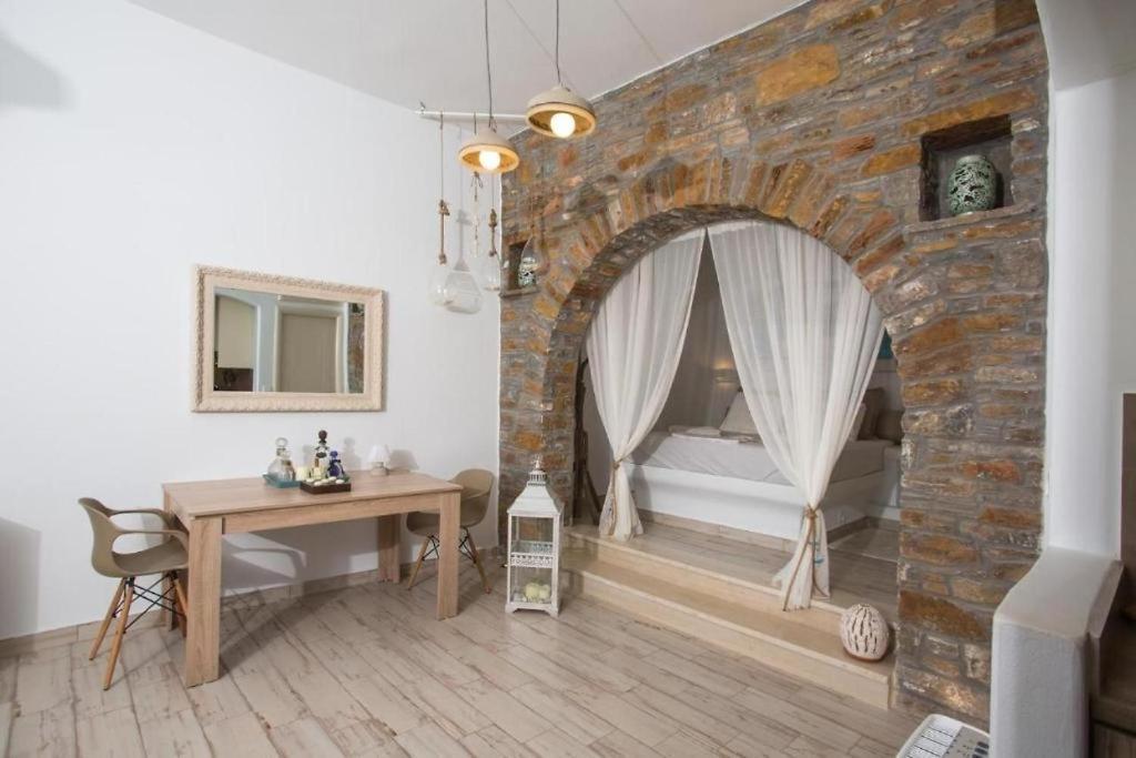 Sea Garden - Loutra * Kythnos