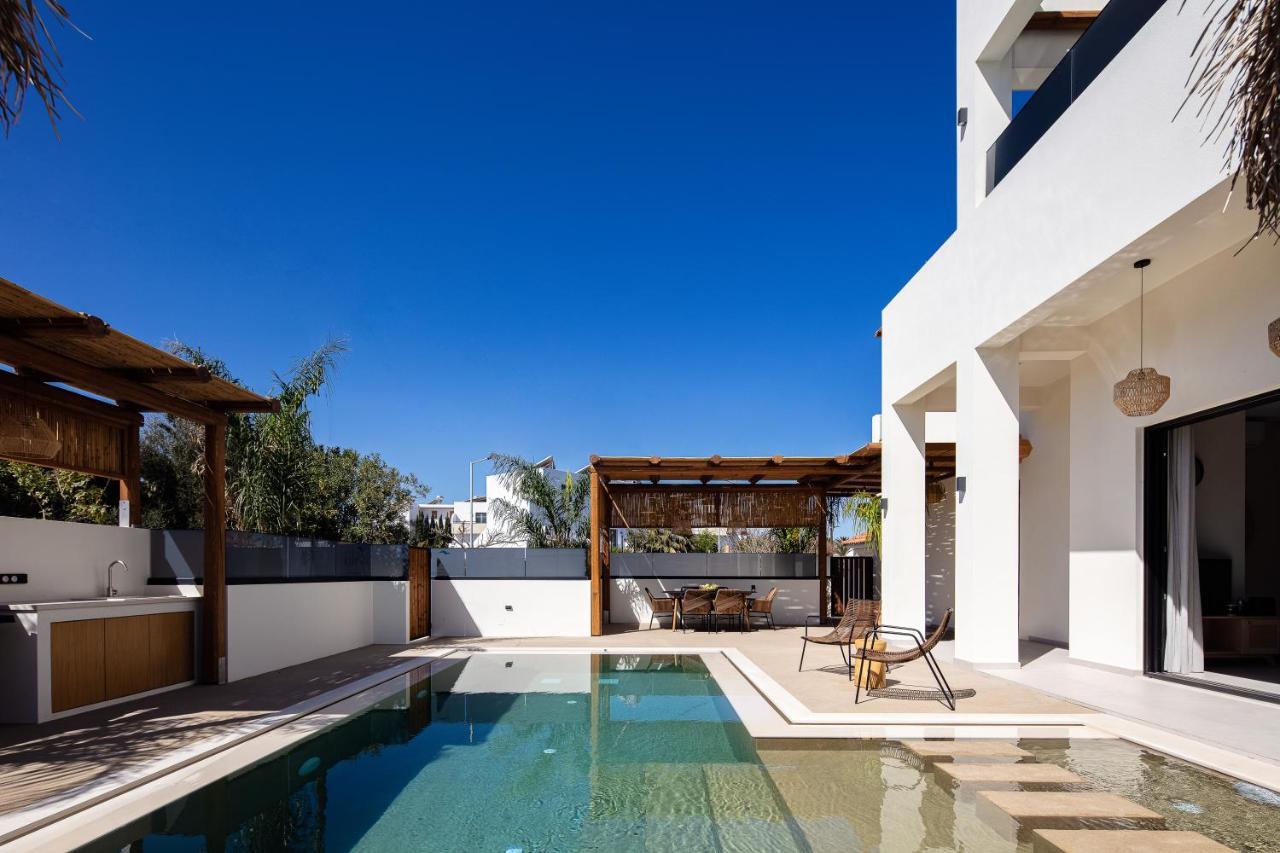 Isla Luxury - Private Pool - 100m From The Apartment