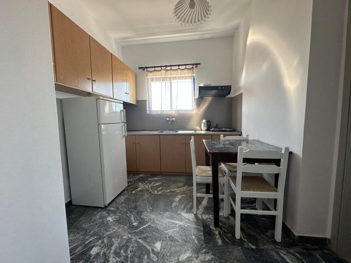Aparthotel To Kyma Amarynthos