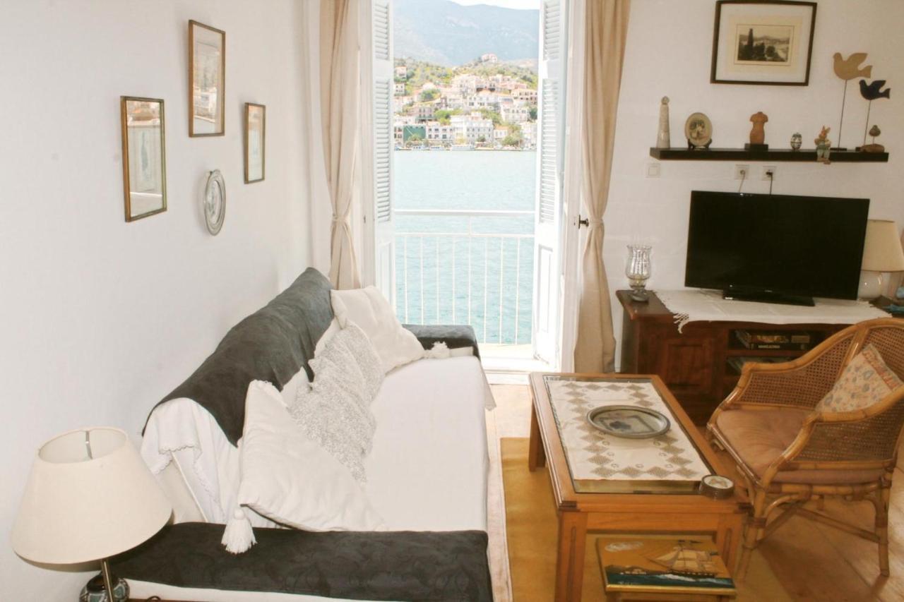 Apartment Magdalene's House Poros Town