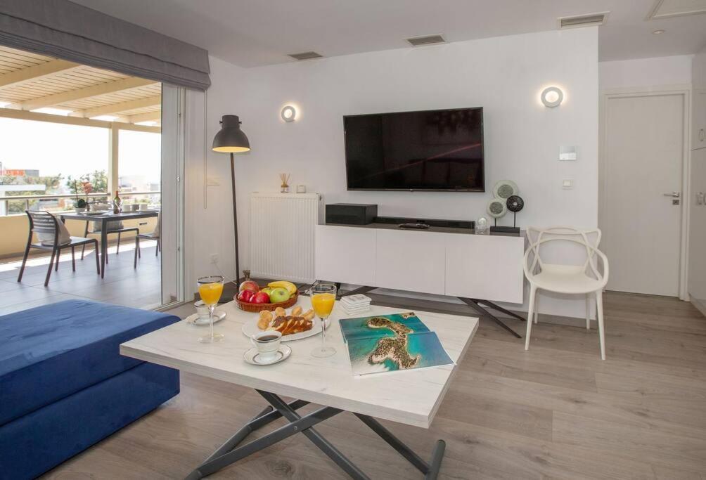 Sea View Penthouse In Apartment *