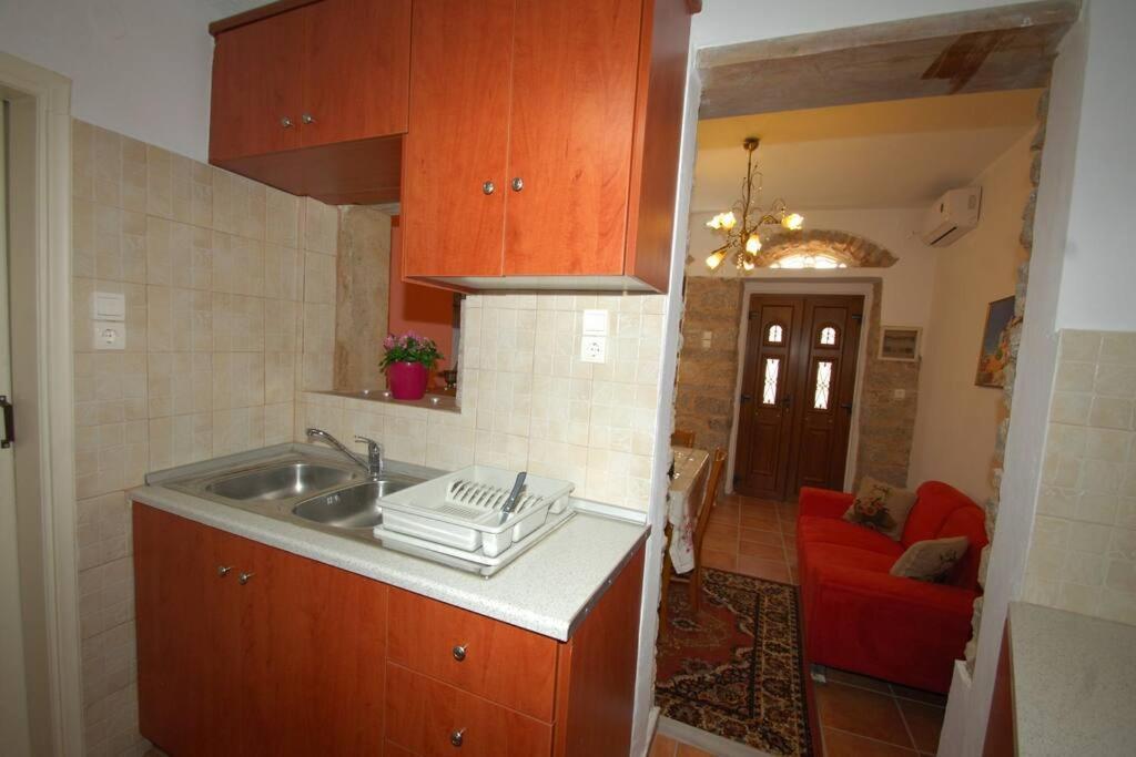 Filoxenia Apartment *