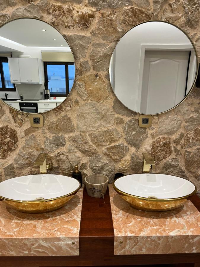 Apartment 2-luxury Jacuzzi White By The Sea