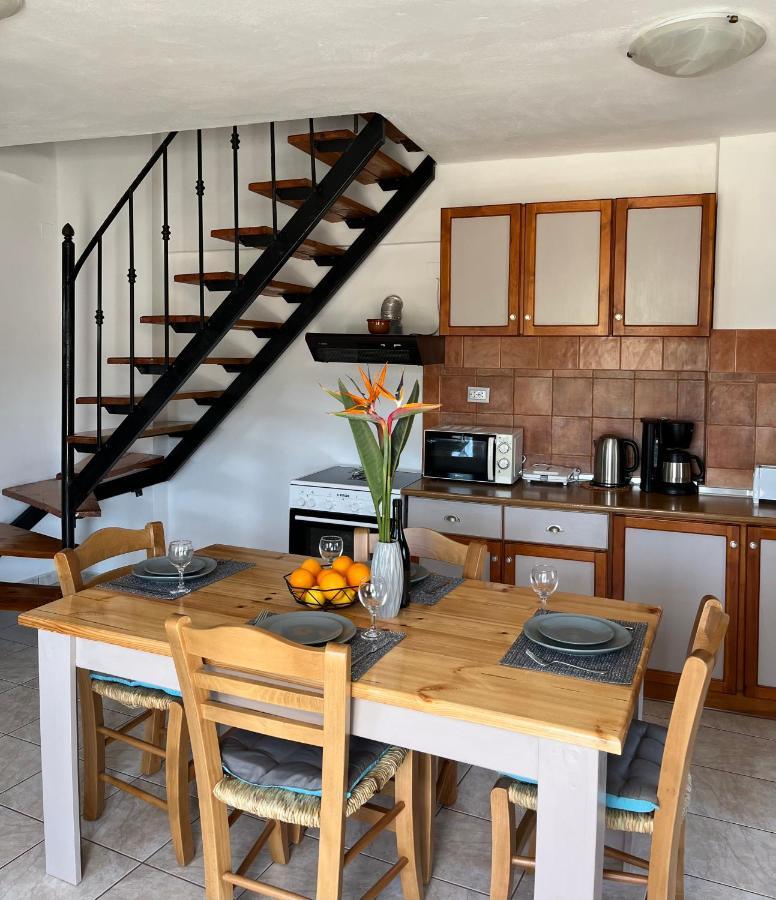 Kostas House *