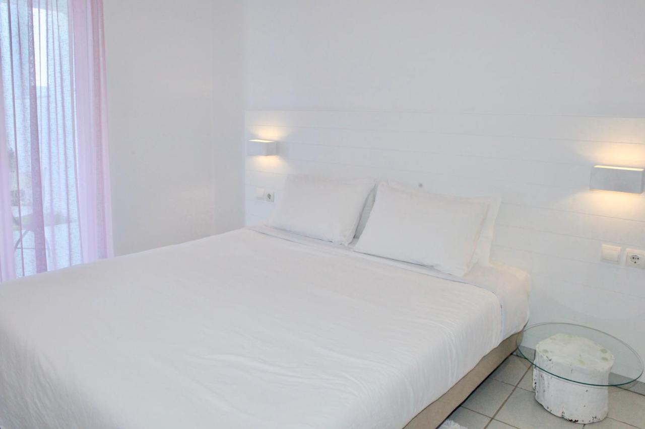 Nicolas Aparthotel 3*