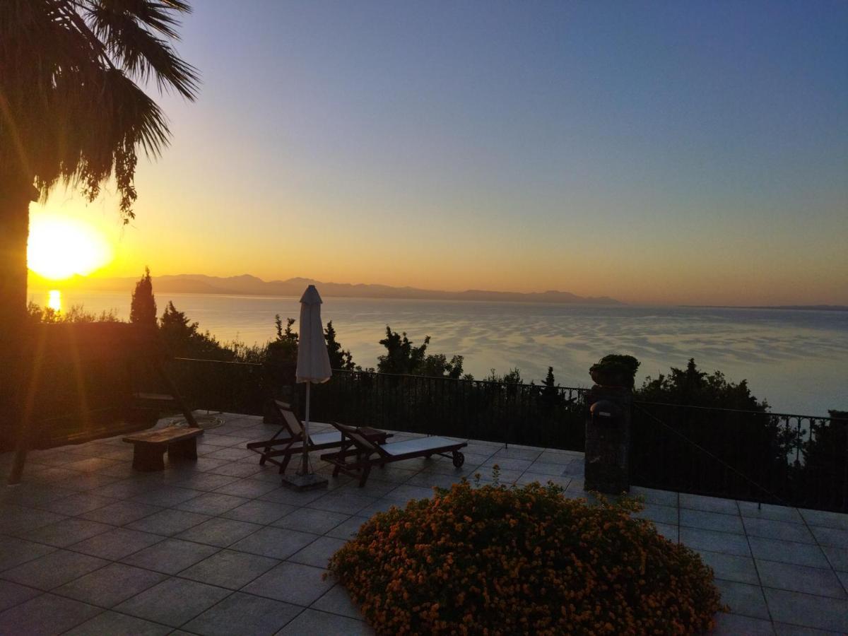 Villa Grosse Sea And Mountains View