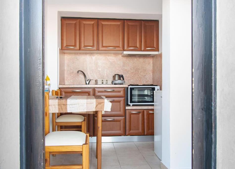 Sea View Apartment *