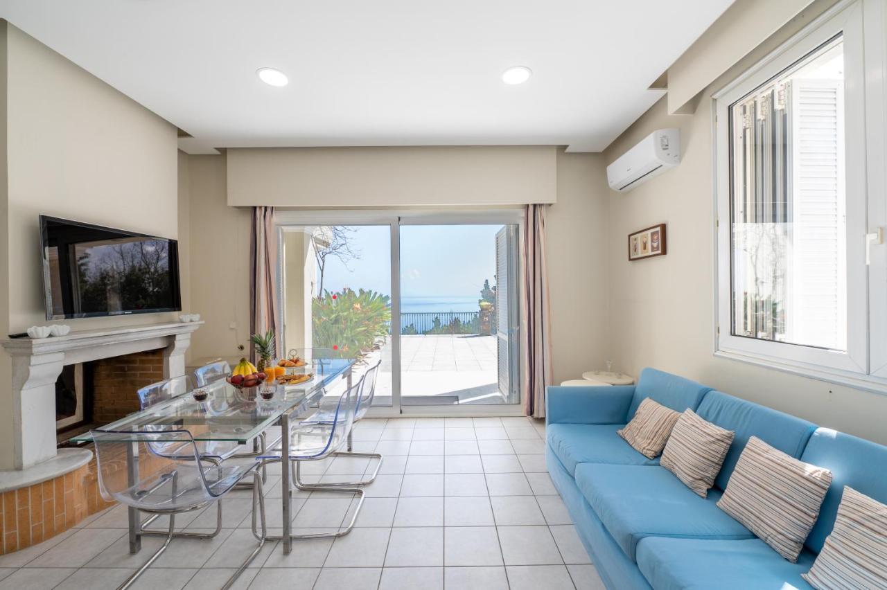 Grosse Sea And Mountains View Villa Gastouri (Corfu)