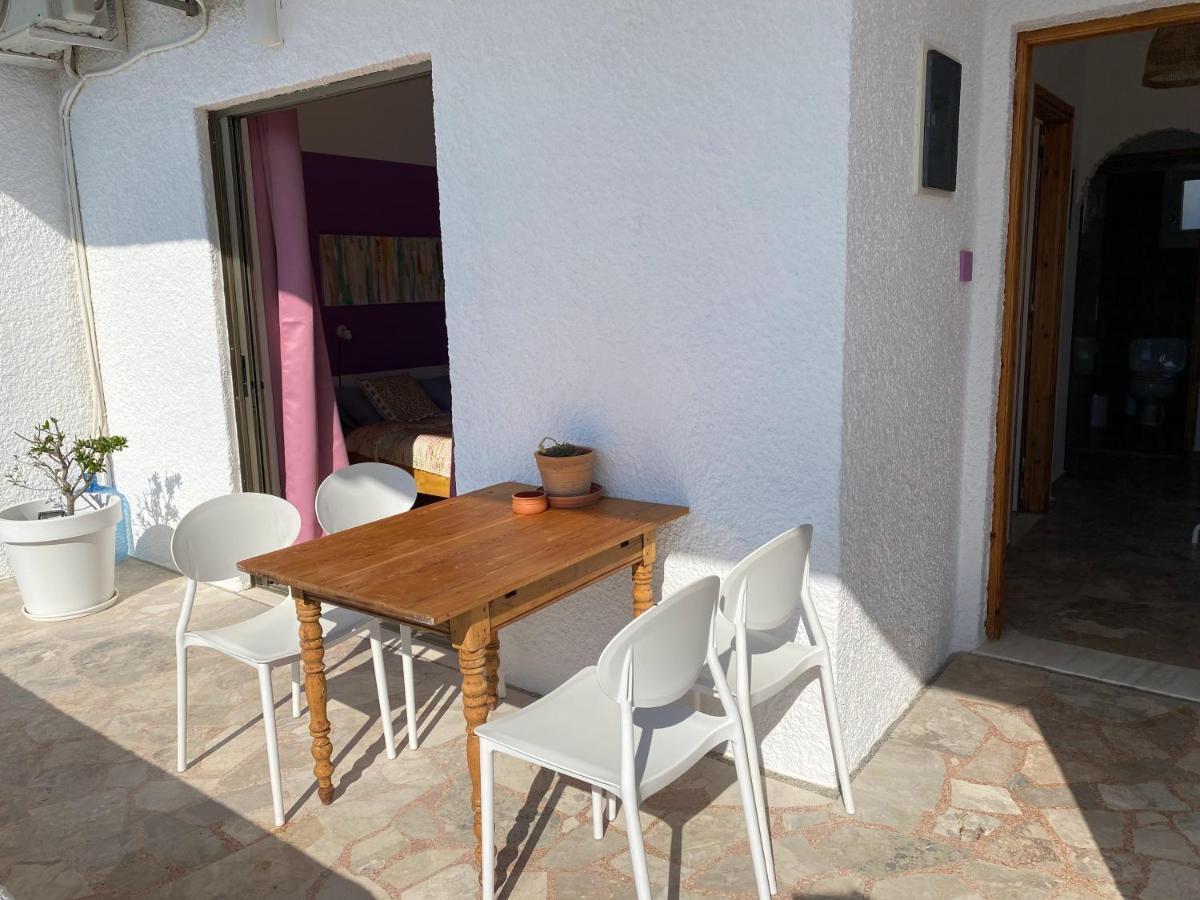 The Beachhouse Vagia (Aegina)