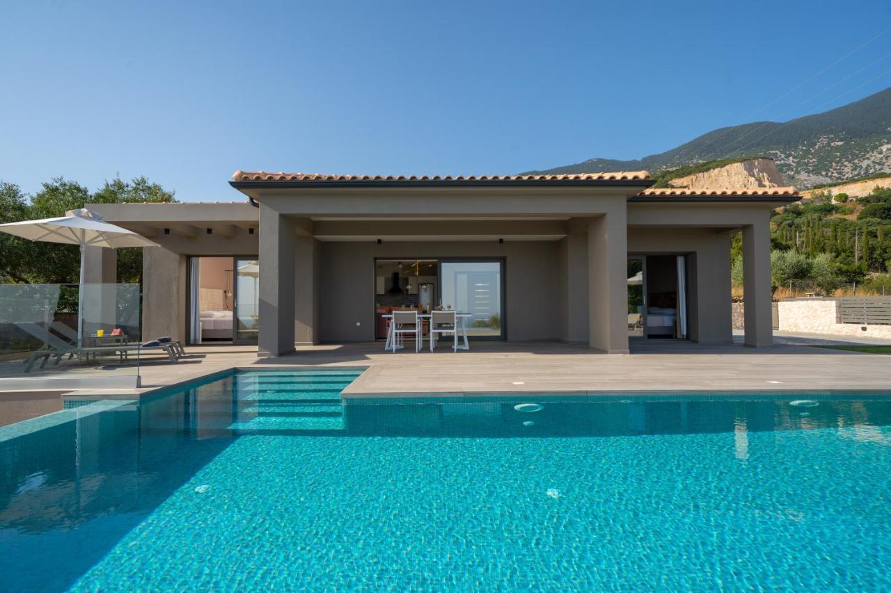 Calma Trapezaki (Kefalonia)
