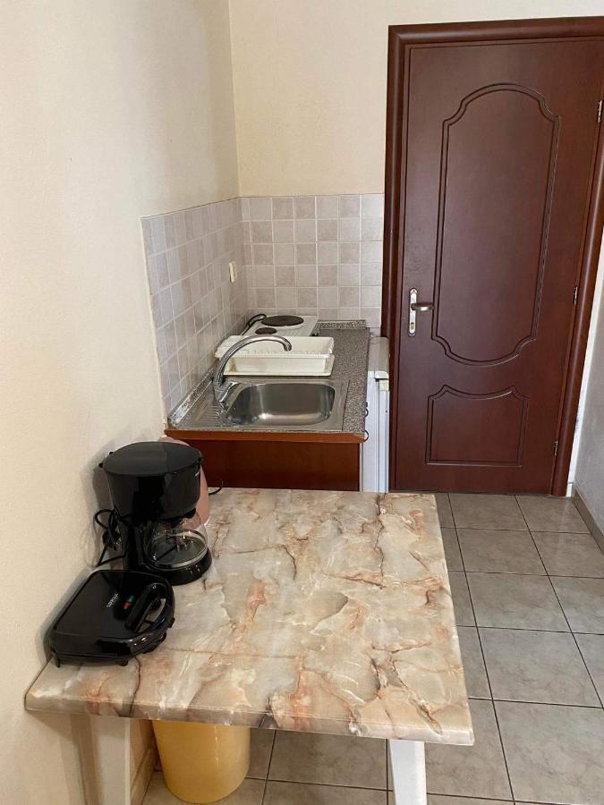 Manos Hotel *