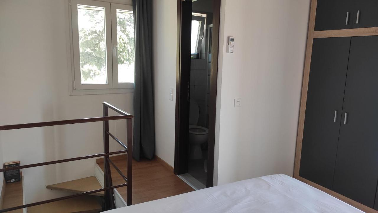 Apartment Tsitsinos Maisonette House *