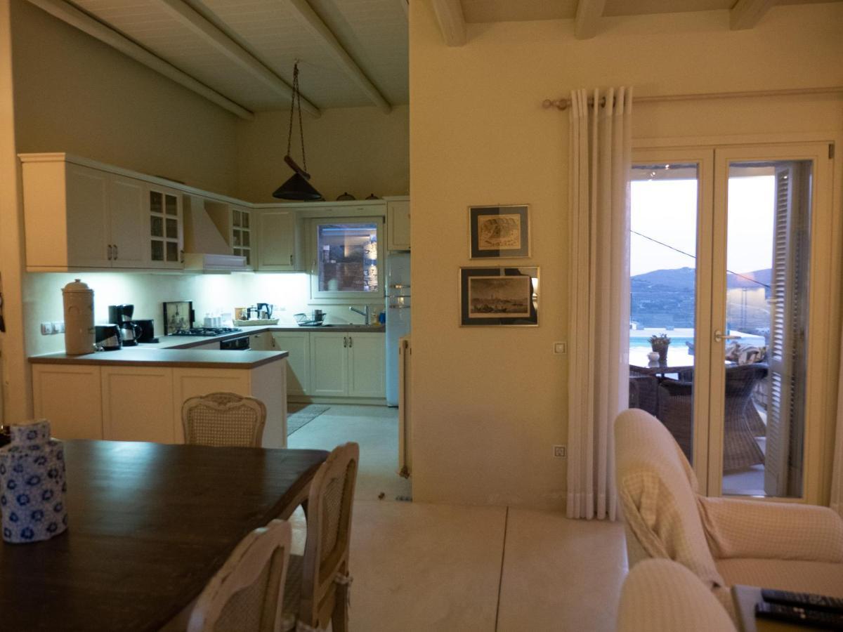 Villa The Royal Oak Otzias