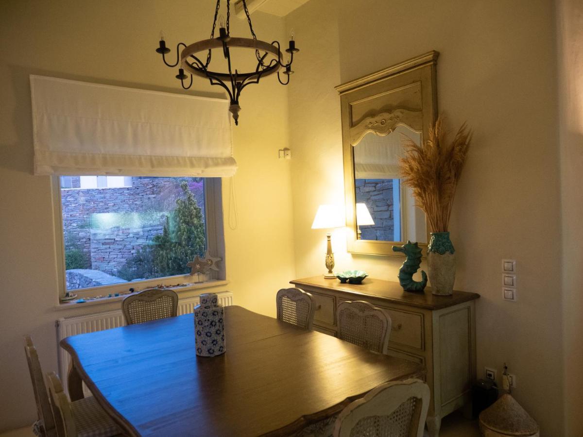 The Royal Oak Villa Otzias