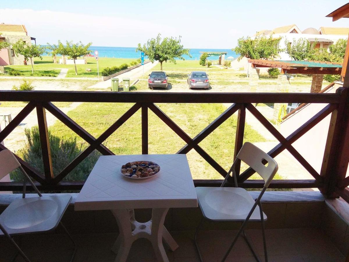 Nautilus Maisonette In Front Of The Sea *