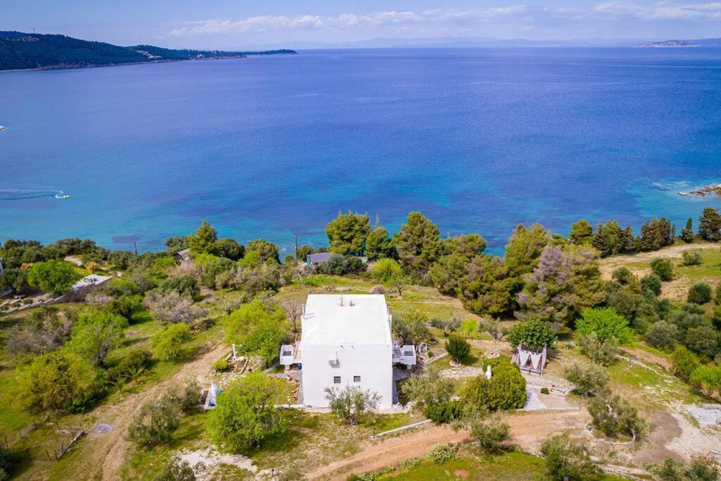 Sea Breeze Paradise Holiday home *