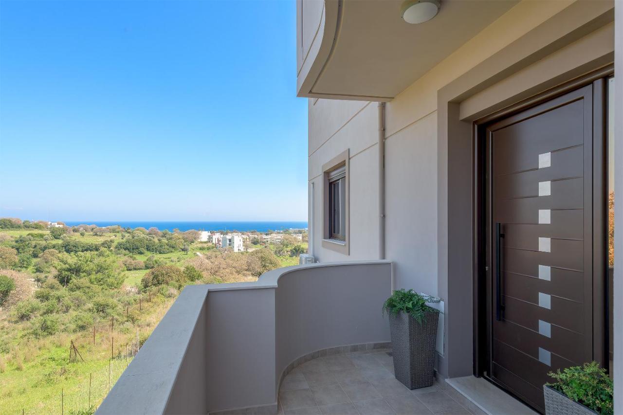 Kyano Lux Sea View *