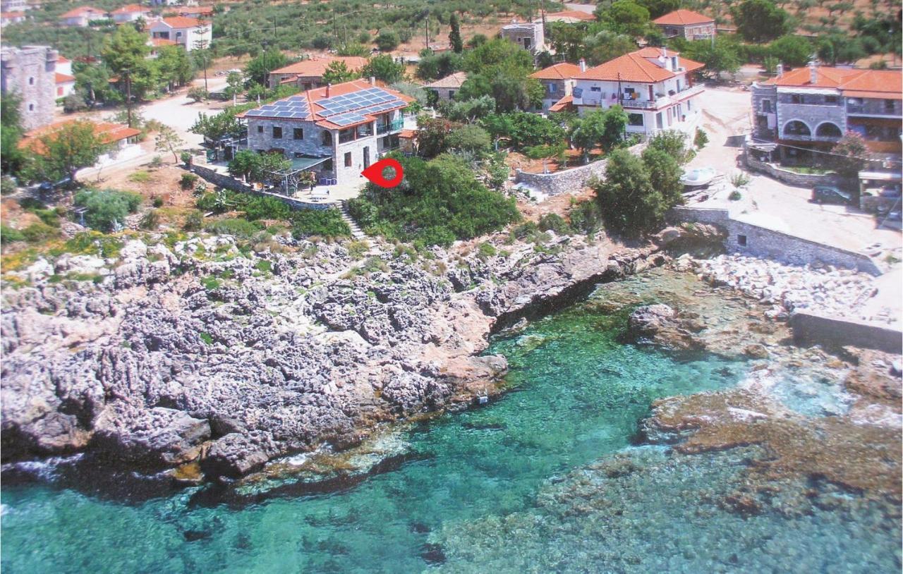 Apartment In Aghios Dimitris-m, With Wifi