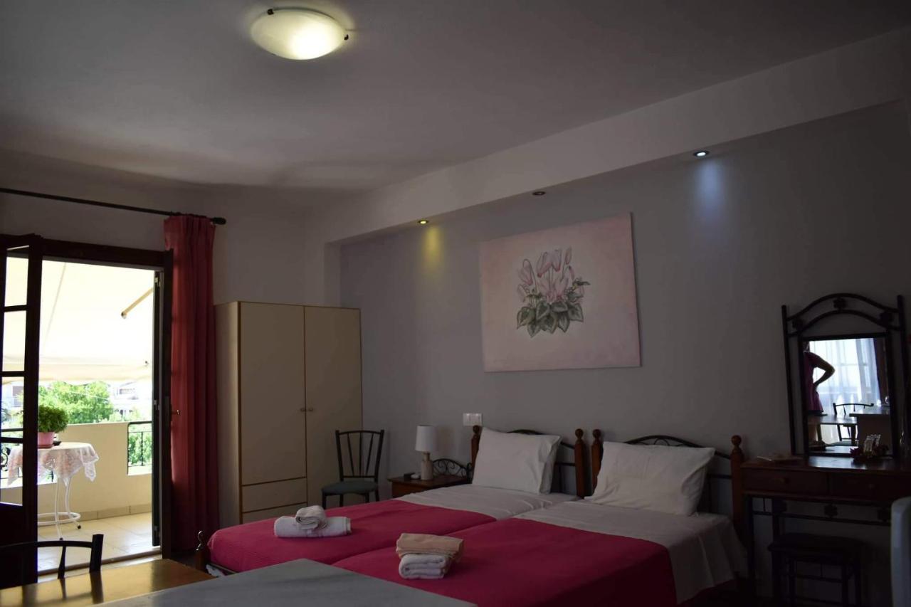 Aparthotel Iliotropio 3*