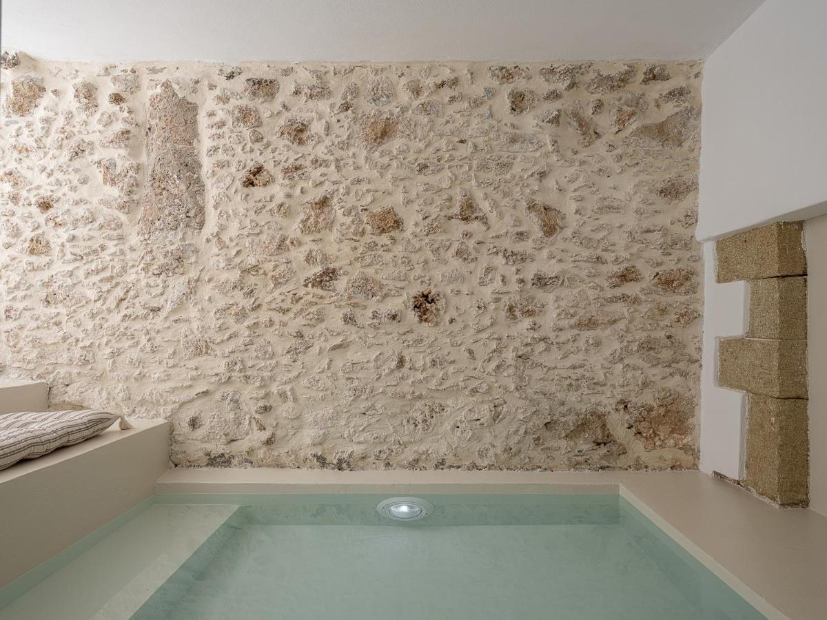 Lithos Retreat *