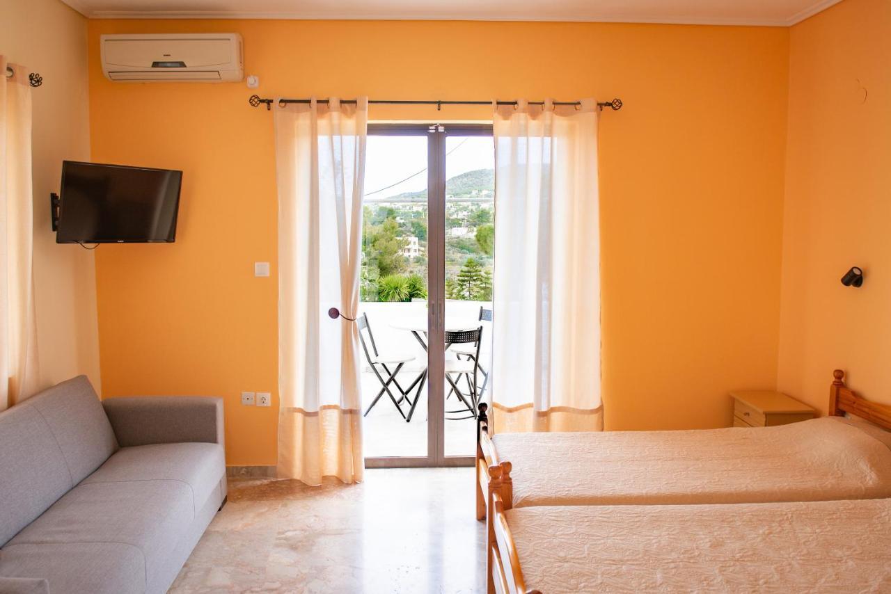 Aristotelis Apartment *